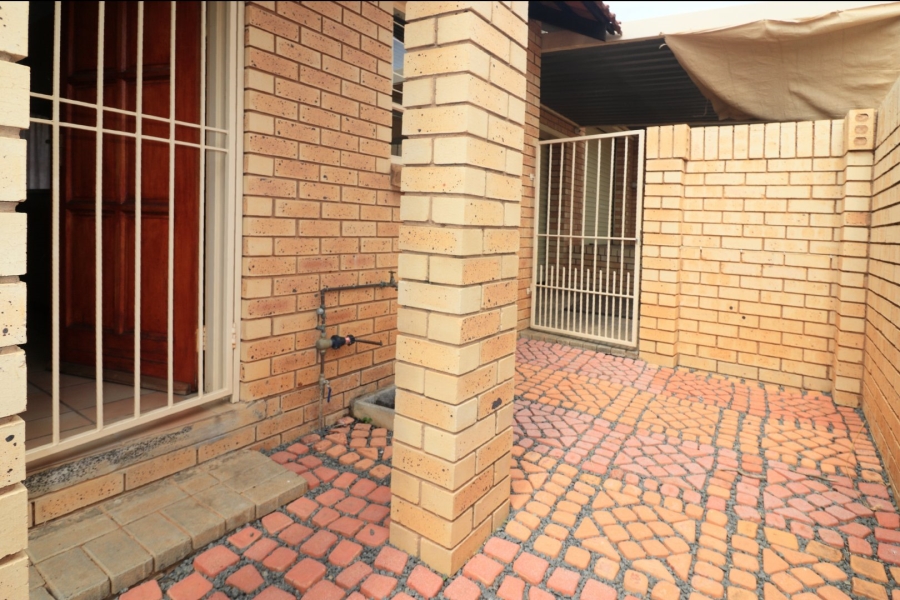 3 Bedroom Property for Sale in Langenhovenpark Free State